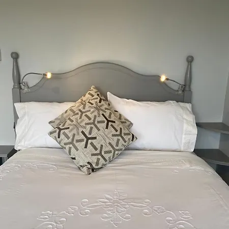 Bed & Breakfast River Meadows 3*