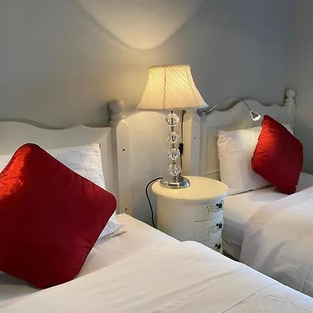 Bed & Breakfast River Meadows 3*