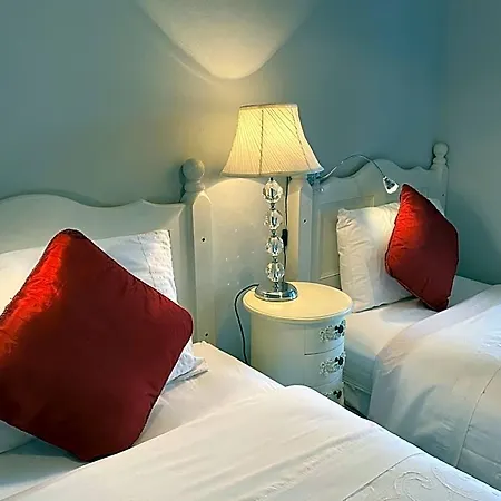 Bed & Breakfast River Meadows 3*