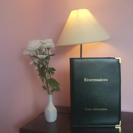 Bed & Breakfast River Meadows 3*