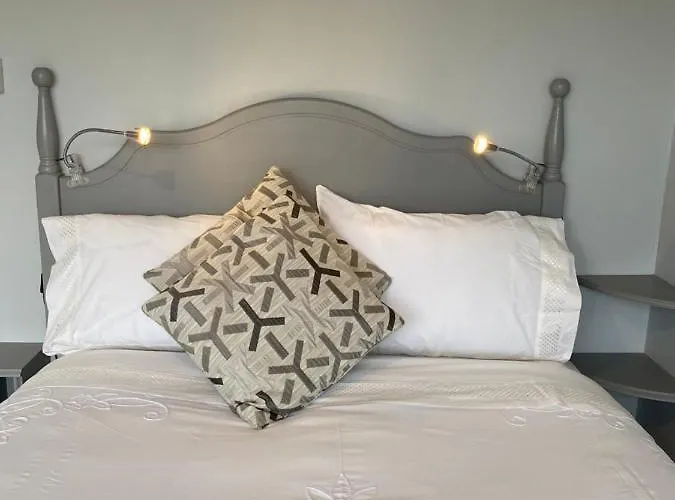 Bed & Breakfast River Meadows 3*