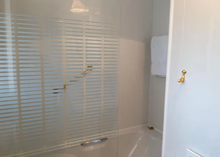 River Meadows B&B 켄마어